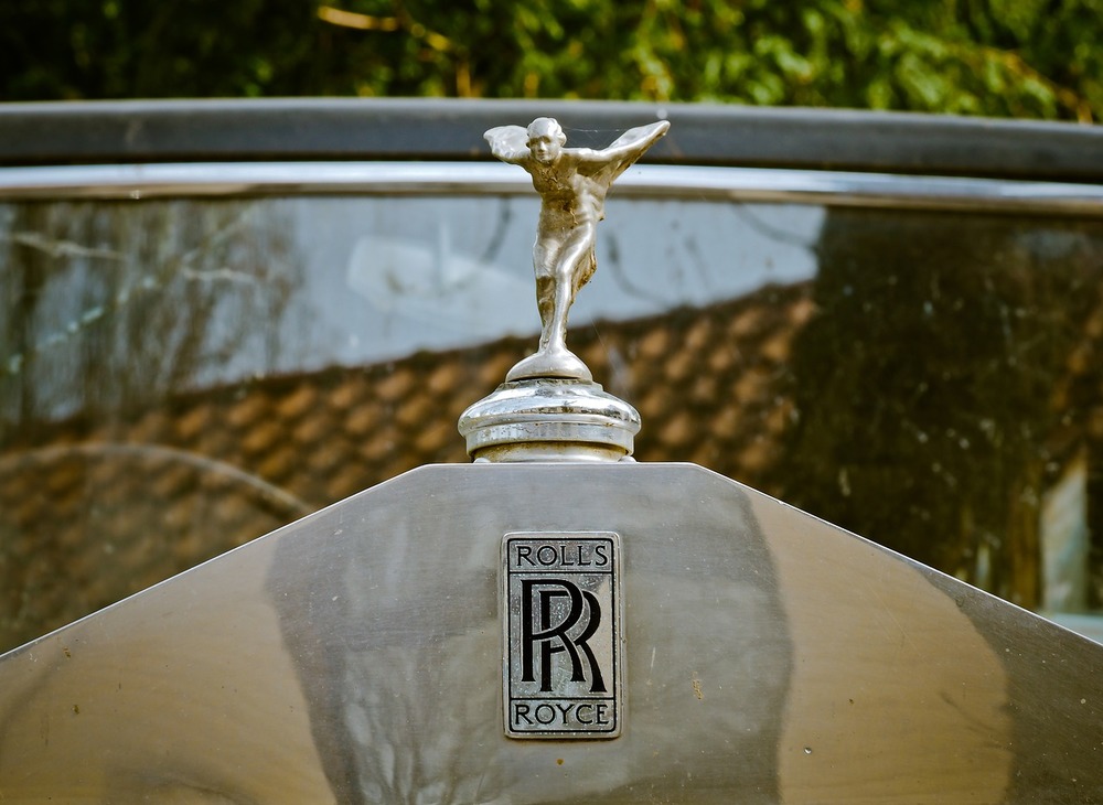 В Ярославле приставы едва не арестовали Rolls-Royce