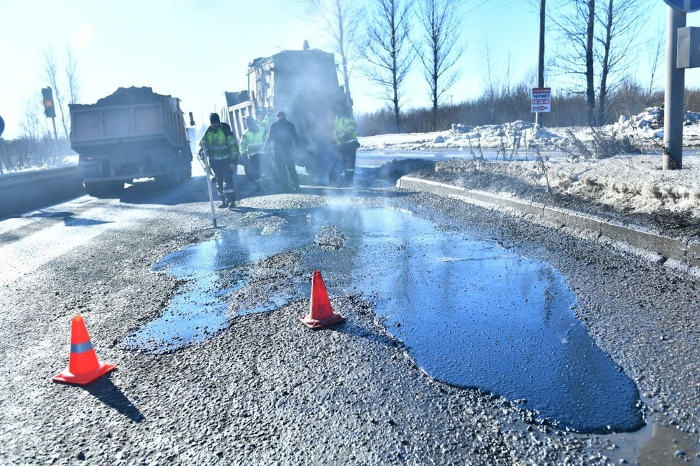 В Ярославле начался ямочный ремонт Суринского путепровода