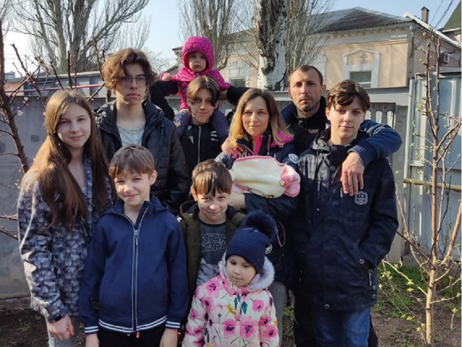 Семья матери-героини с Украины приехала в Ярославскую область