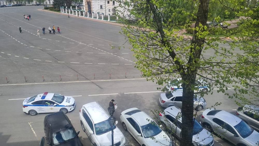 «Ау, где машина»: в Ярославле депутат потребовал отдельное место для парковки