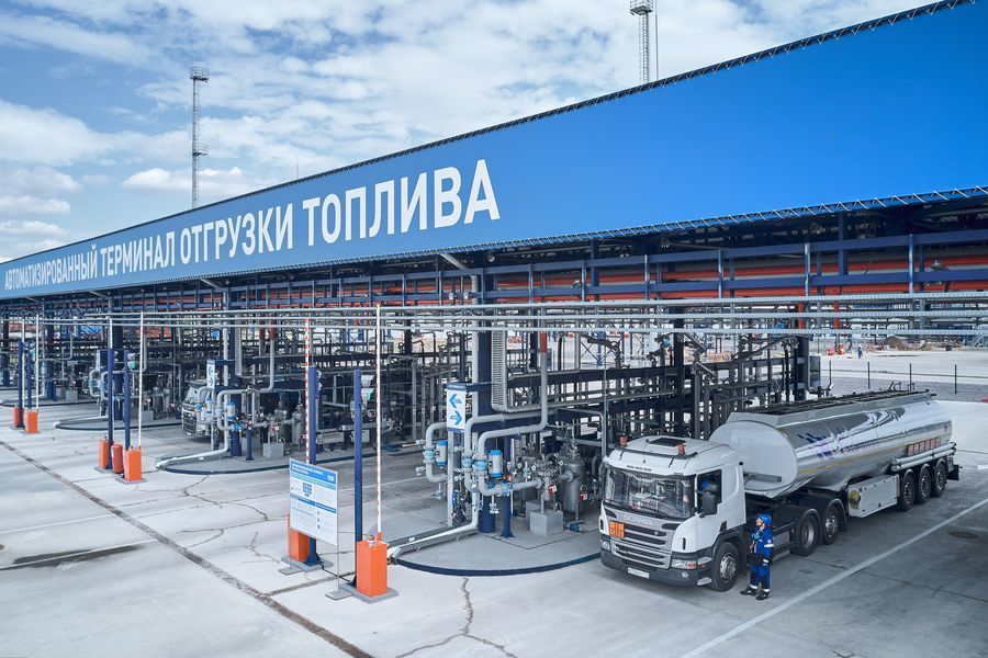 «Газпром нефть» создает новую систему обеспечения топливом ярославских фермеров