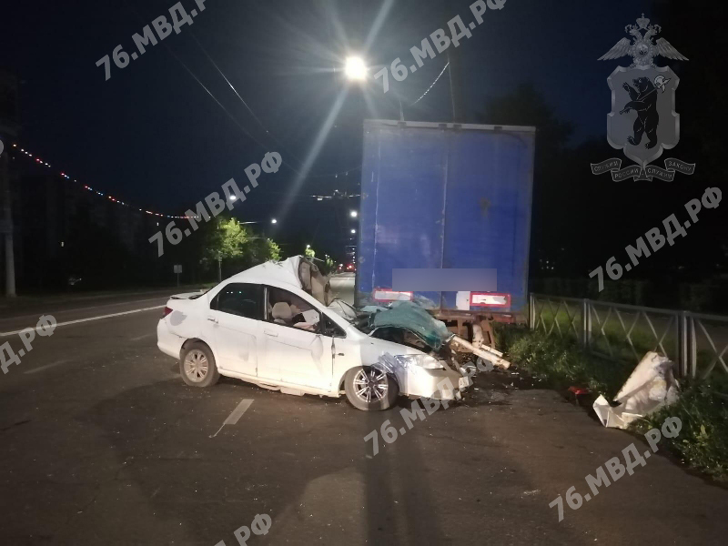 В ночном ДТП в Рыбинске погиб молодой водитель