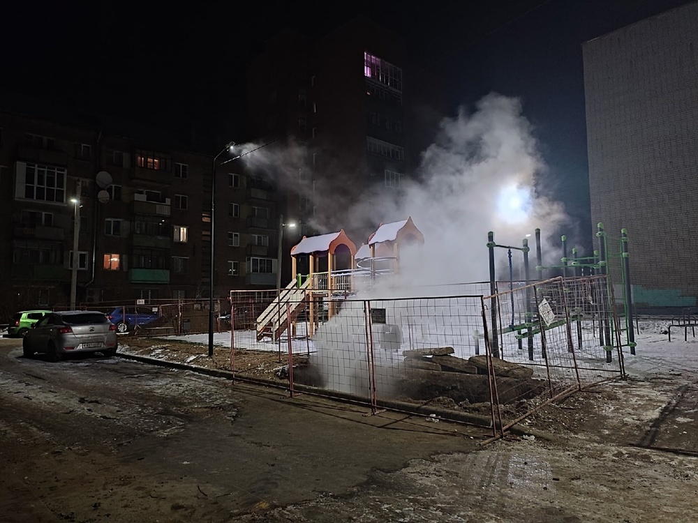 В Ярославле раскопали только что отремонтированный двор