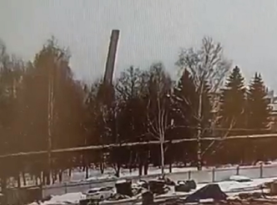 Момент обрушения трубы переславской котельной попал на видео