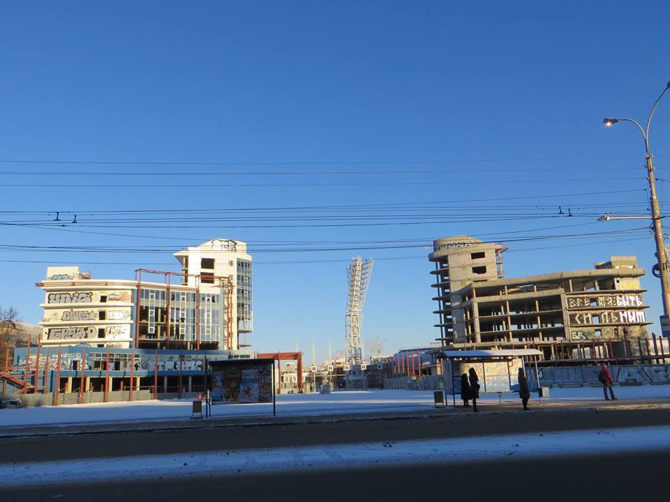 В Ярославле уберут бетонный забор на площади Труда