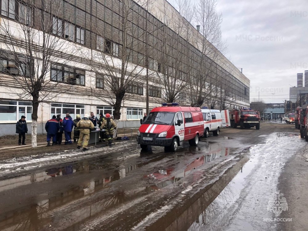 В Ярославле потушили пожар на моторном заводе