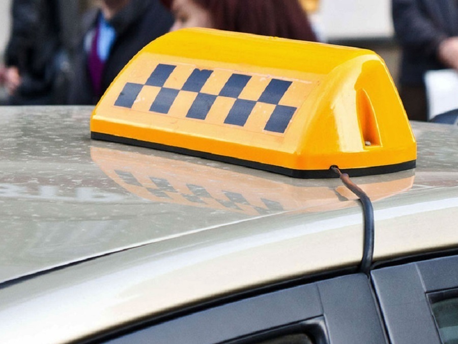 В Ярославском районе пьяный пассажир угнал автомобиль такси