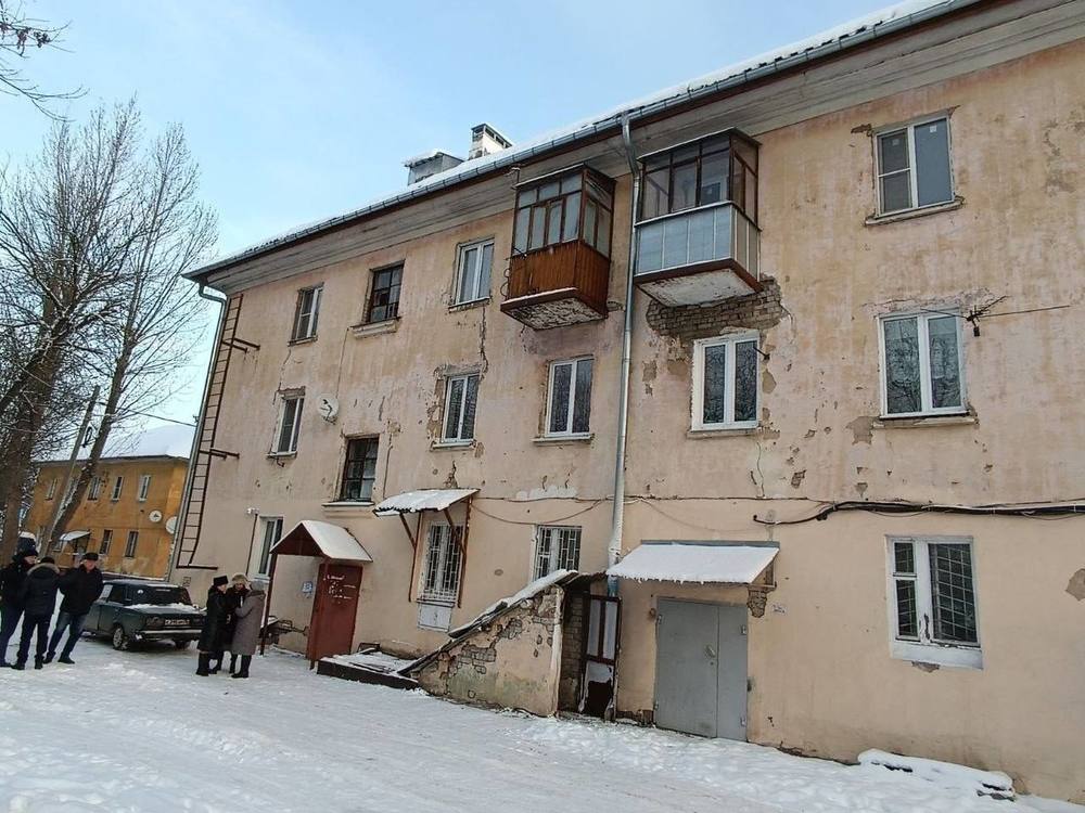 В Ярославле жильцов переселят из дома с трещиной