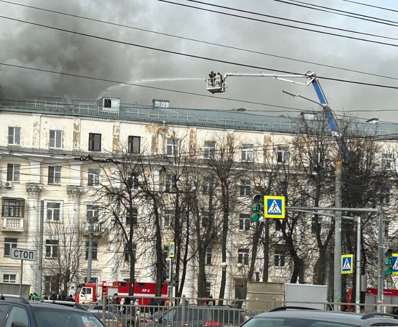 В горевшем ярославском доме сделают временную крышу