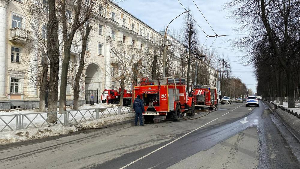 Из-за горевшей «сталинки» в Ярославле все же ввели режим ЧС