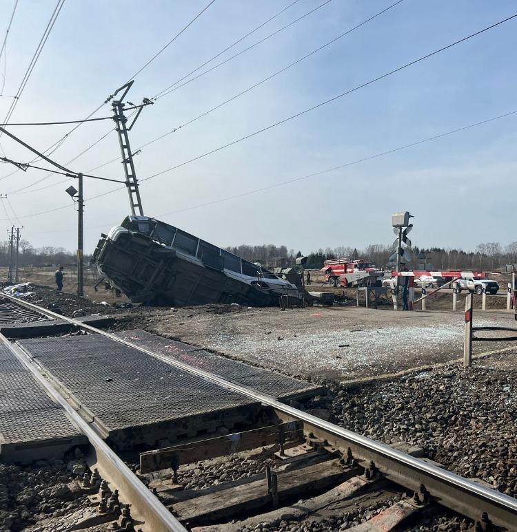 Погибшему в ДТП с поездом под Переславлем водителю автобуса было 43 года