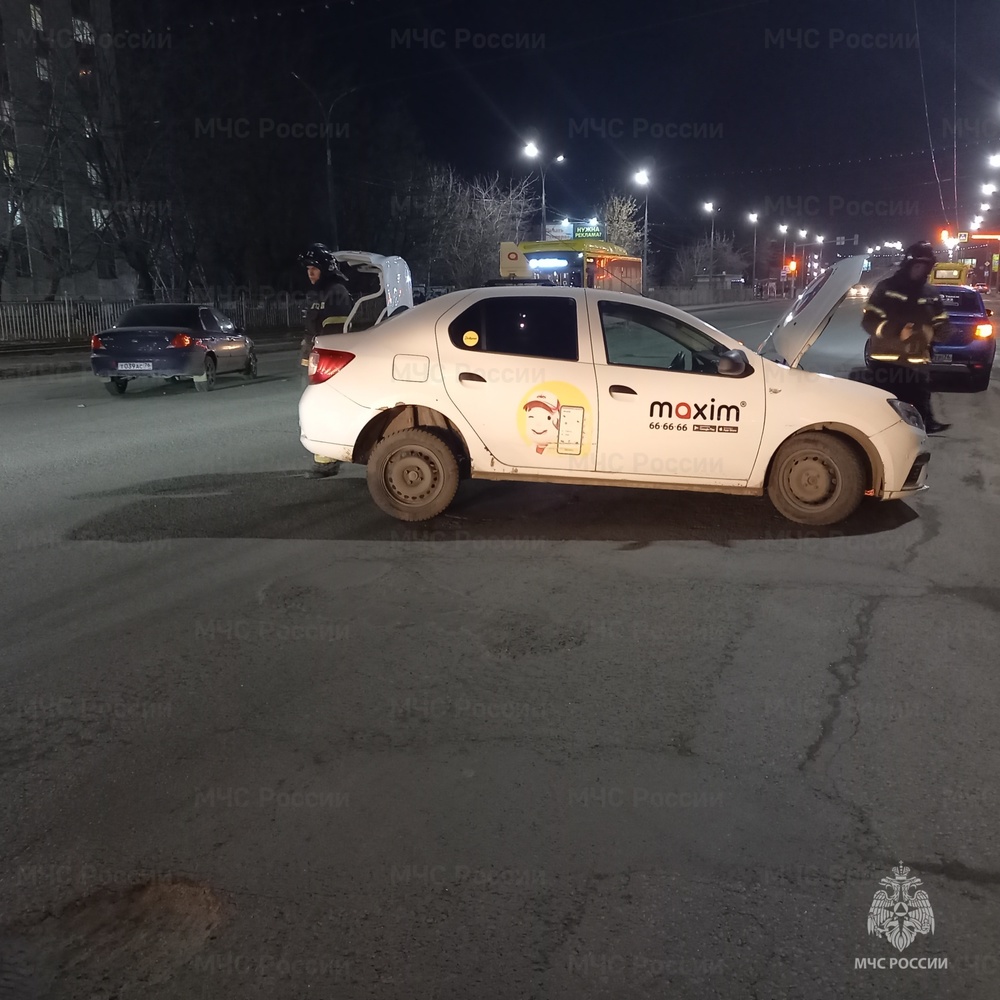 В Ярославле автомобиль такси попал в аварию