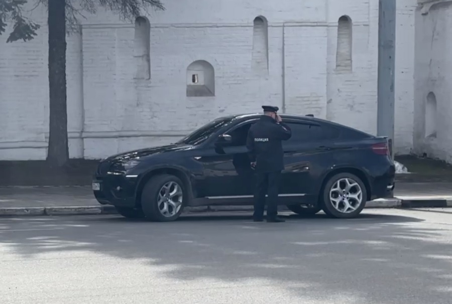 В Ярославле грозят арестом водителям тонированных машин