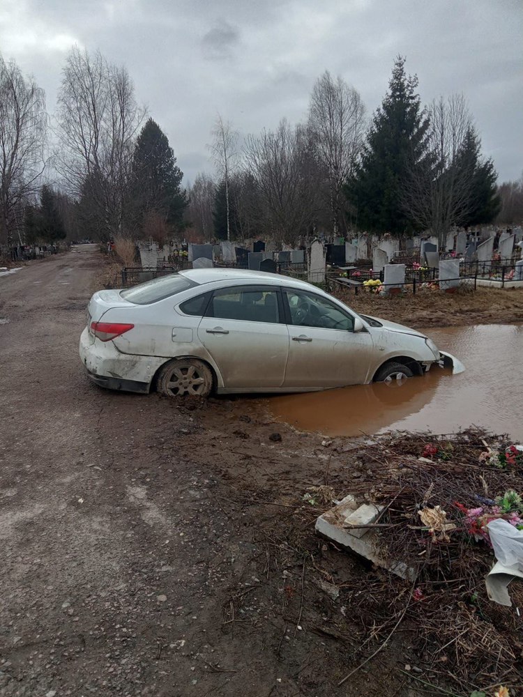 В Ярославле топит Игнатовское кладбище
