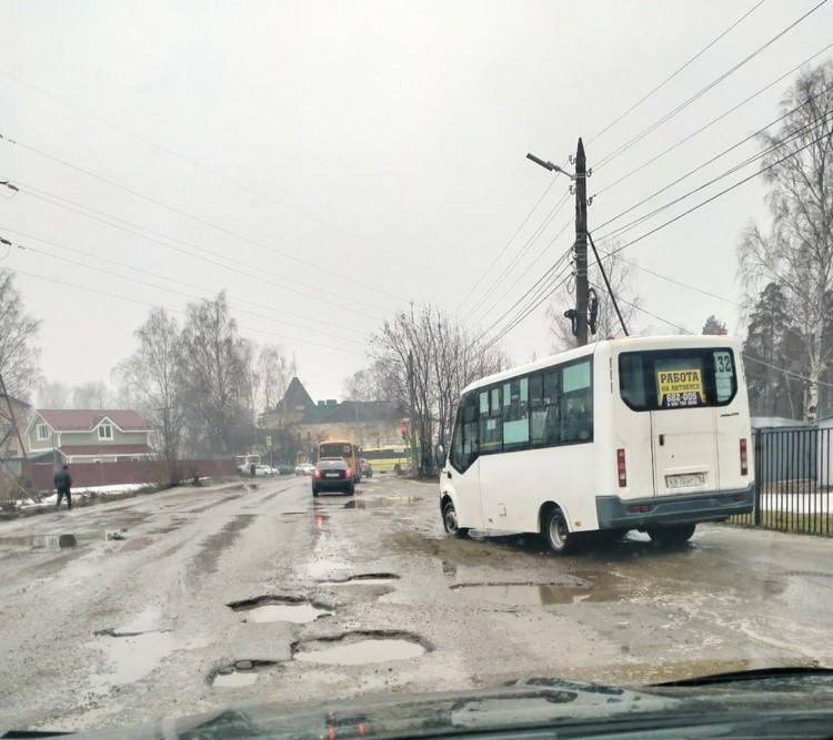 В Ярославле обещают отремонтировать дорогу к областной больнице