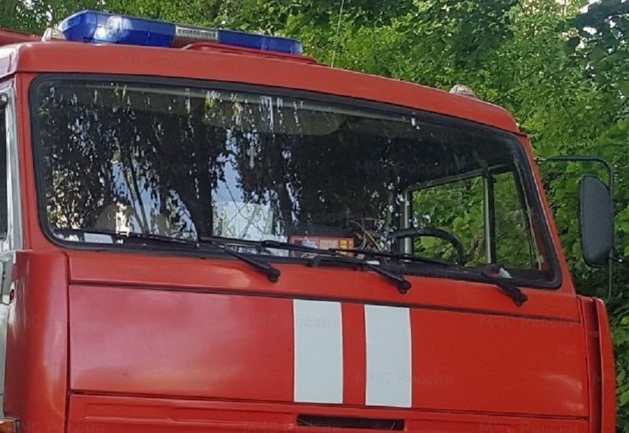 В Рыбинске пожарные по тревоге приехали тушить гостиницу