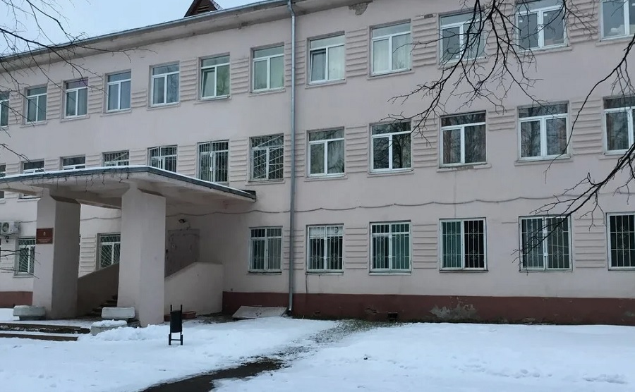 Ярославцы просят организовать парковку около школы-интерната для инвалидов