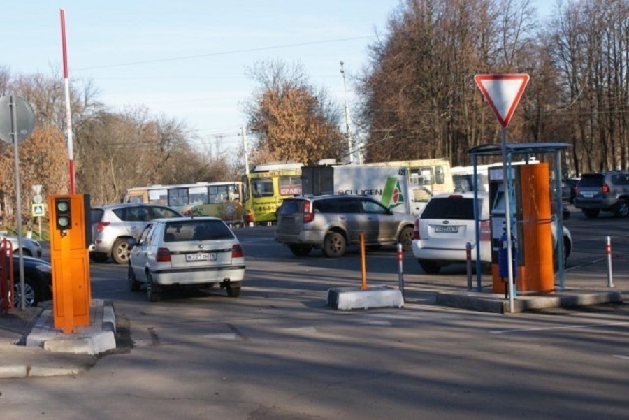 В ГИБДД рассказали о минусах платной парковки в Ярославле