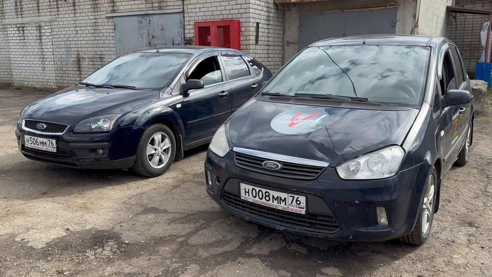 Ярославский Роскомнадзор передал две машины для нужд СВО
