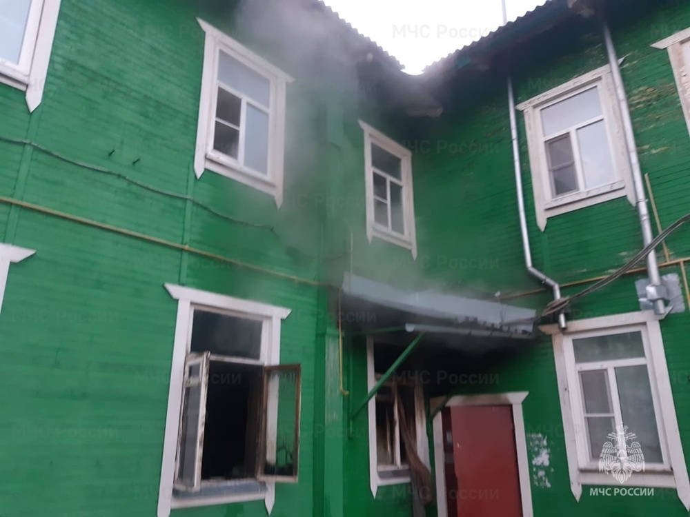 В Гаврилов-Яме горел деревянный многоквартирный дом