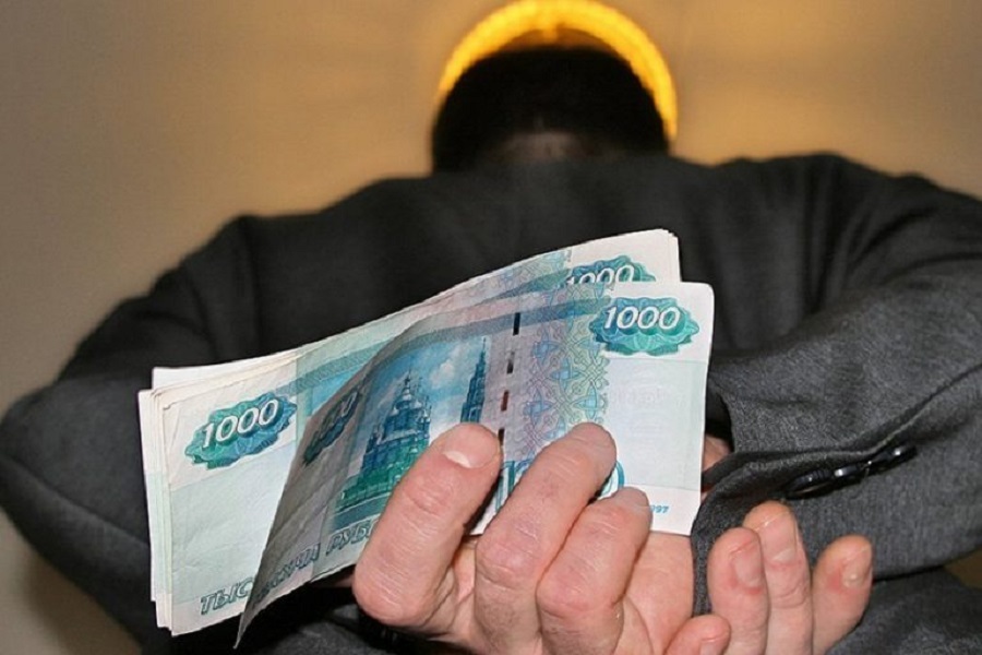 В Ярославской области полицейского обвинили в получении взятки