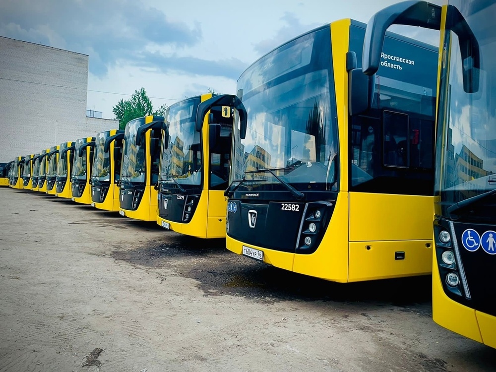 В Ярославле ввели дополнительные автобусы до кладбищ