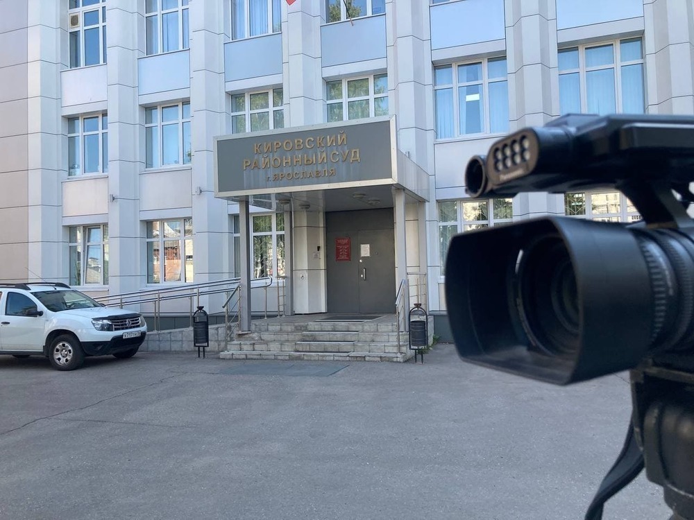Водитель из Ярославля отсудила 650 тысяч за упавшее на машину дерево