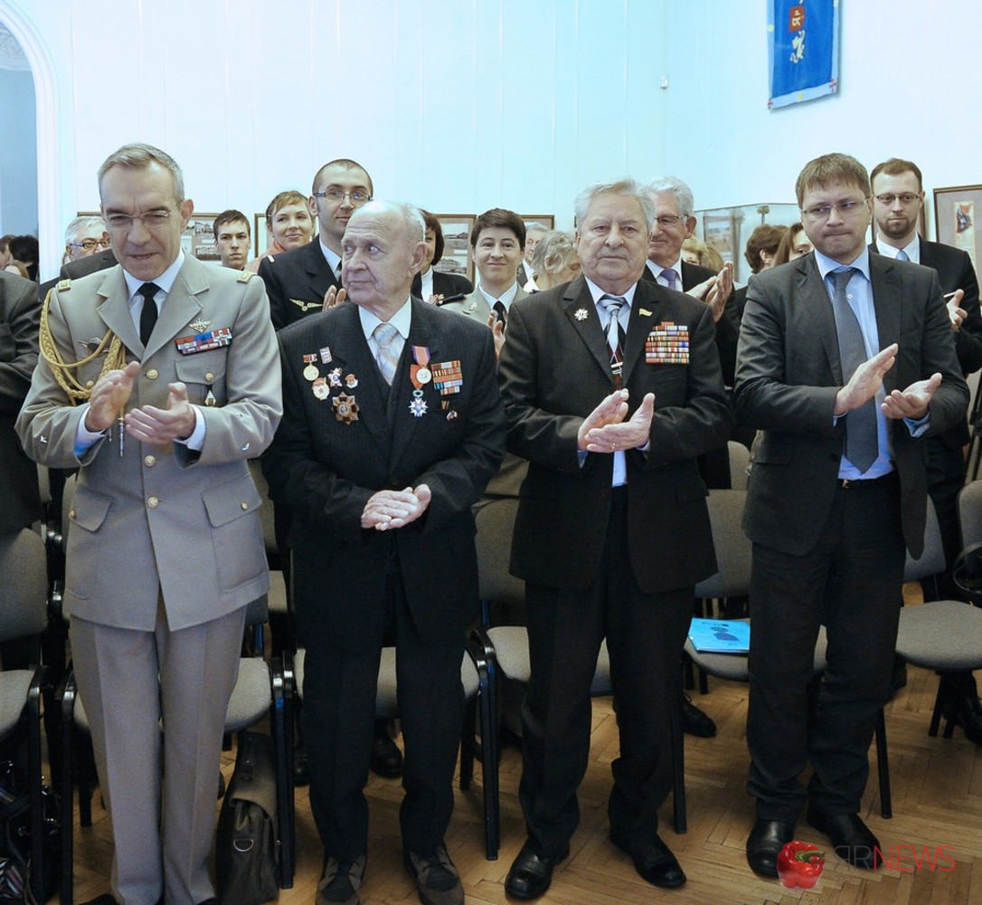 Полк нормандия неман. Награды полка Нормандия- Неман. Ветеран Михайлов Нормандия Неман.