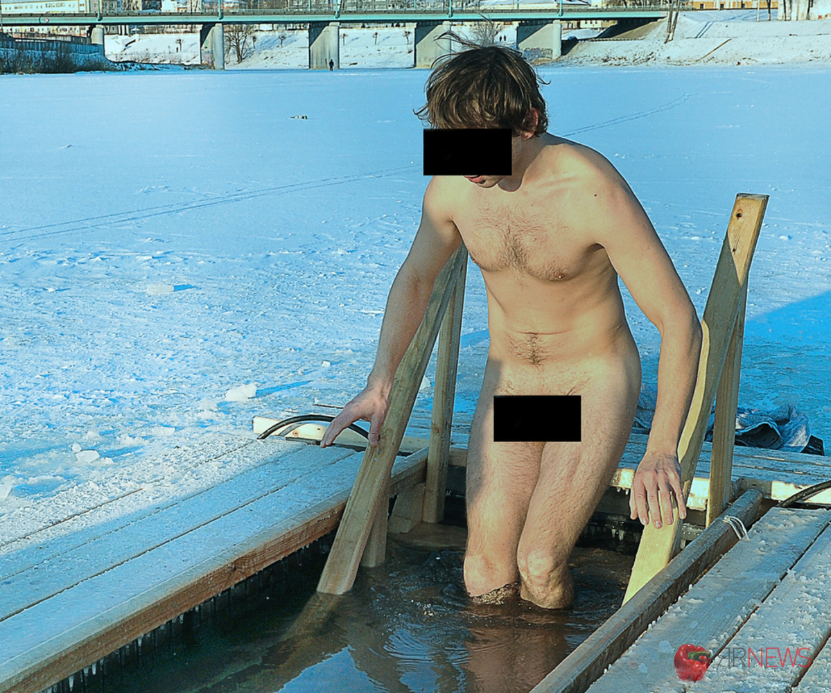 купание мужиков голыми фото 50