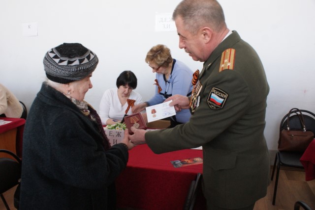 В Кировском районе Ярославля ветеранам вручили около 400 юбилейных медалей «70-летие Победы»