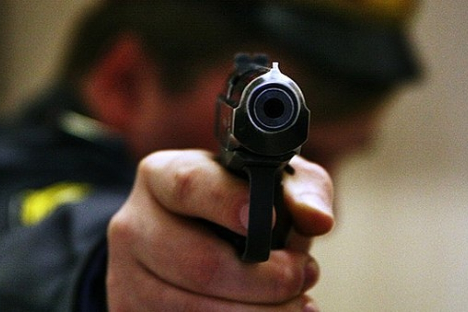 В Ярославской области полицейские задержали нарушителя, выстрелив по колесам машины