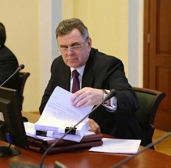 Сергей Ястребов начал сокращение зарплат на 10% с себя
