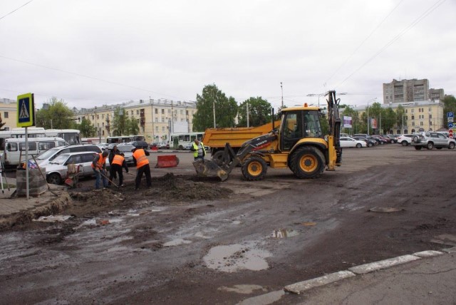 Где идет ремонт дороги. Ярославль дороги на площадях. Привокзальная площадь Ярославль. Угличское ДСУ техника. Ярославль ДСУ 1.