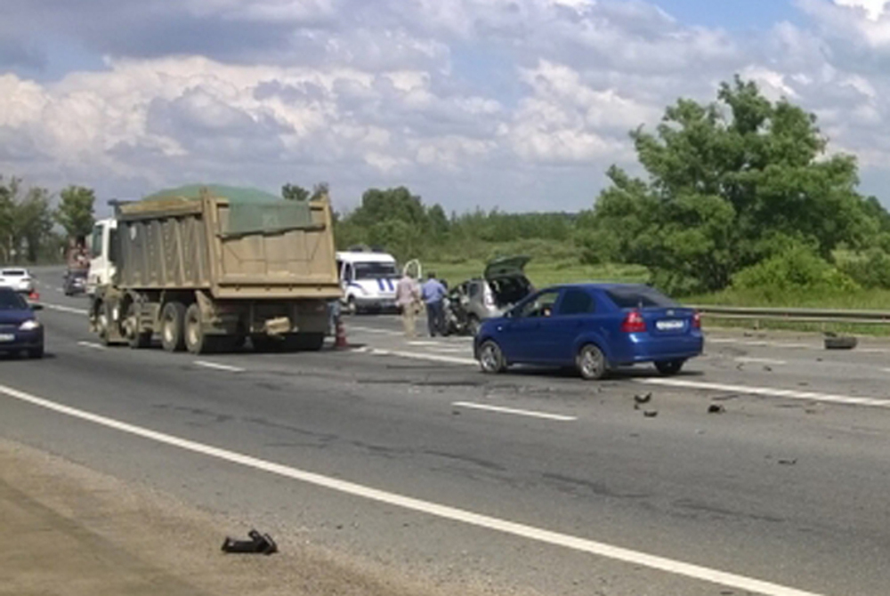 В Ростовском районе водитель выехал на встречку и погиб в ДТП