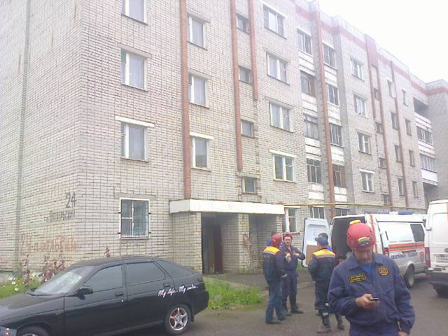 В Ярославле обрушился фасад жилого дома