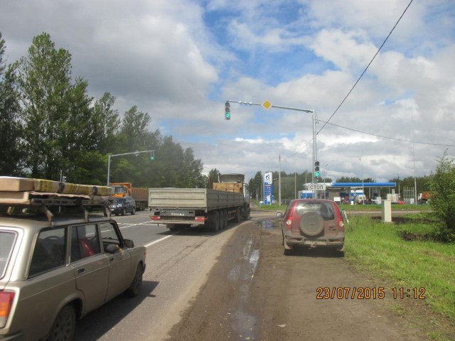 Светофоры установили на двух перекрестках в Ярославле