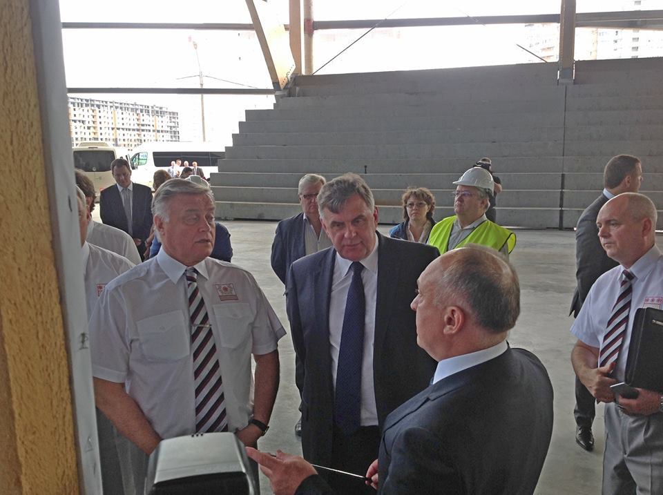 Владимир Якунин посетил строительство многофункционального спортивного комплекса хоккейного клуба «Локомотив»