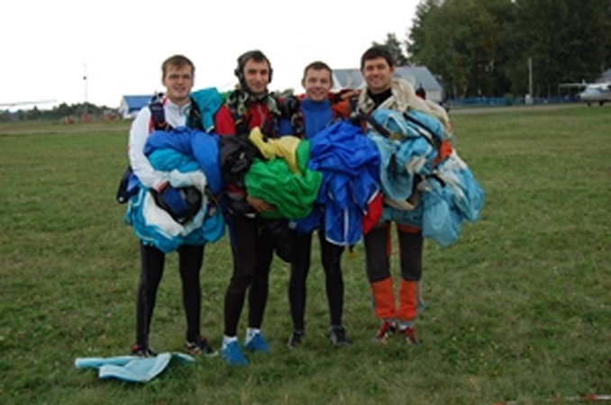 В Ярославской области проходят всероссийские соревнования по парашютному спорту