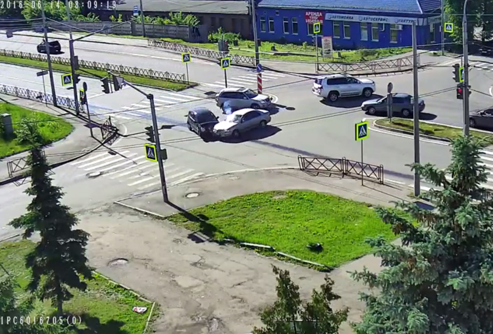 На перекрестке Лисицына и Мышкинского проезда случилось очередное ДТП