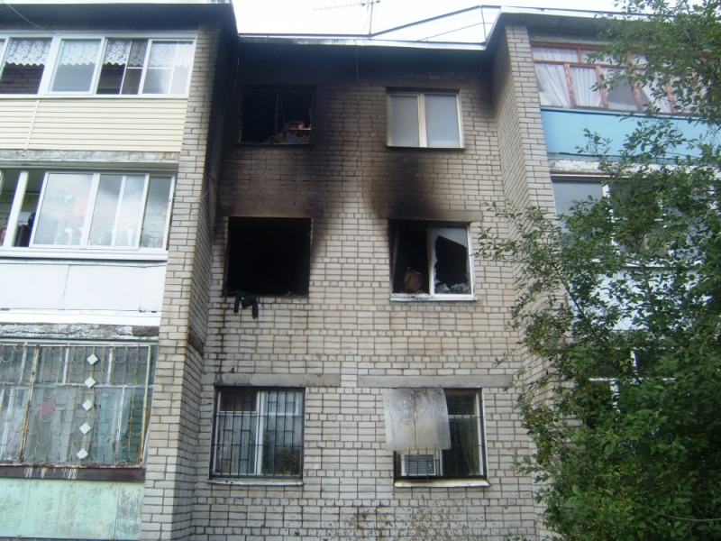 В Тутаевском районе пришлось спасать жителей целого подъезда на пожаре