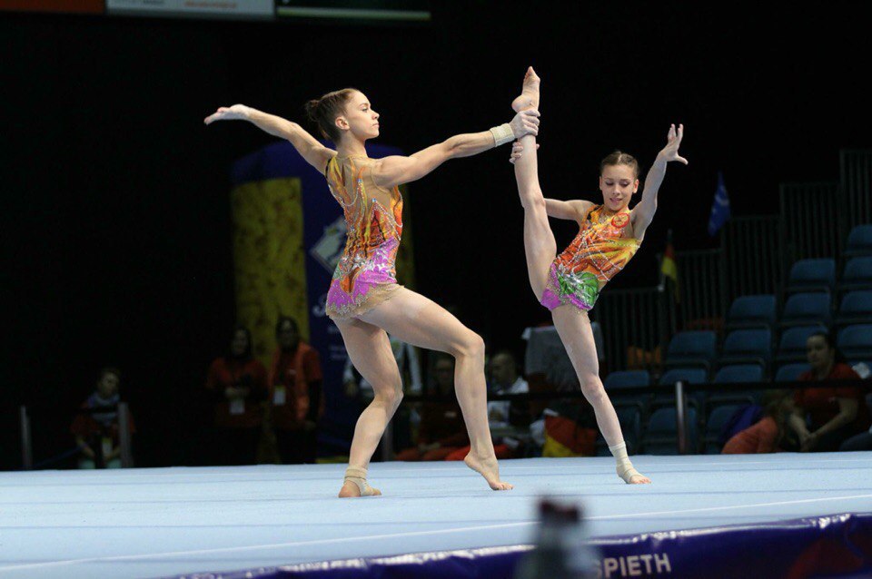 Акробатика чемпионы. Гурьева Калинина акробатика.