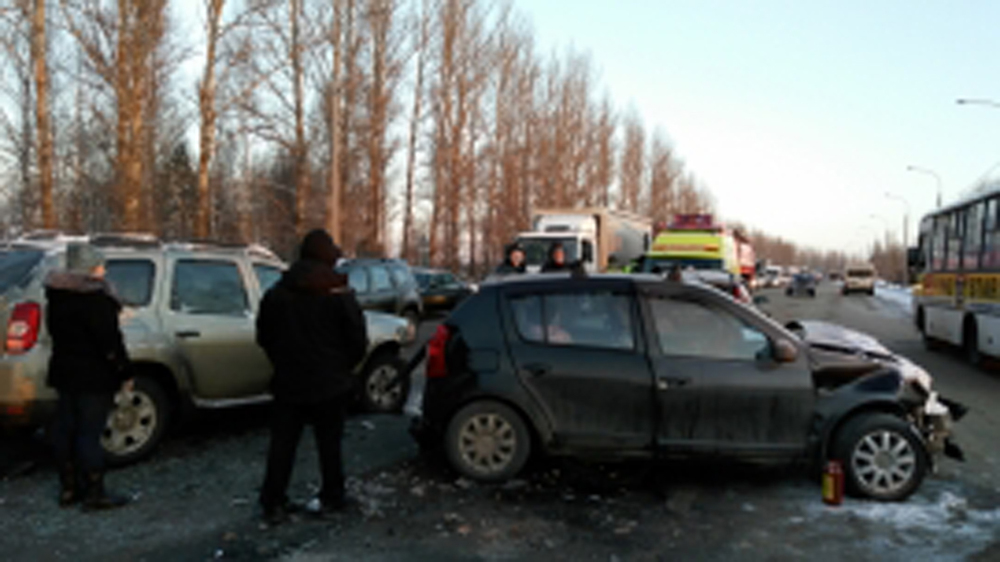 В Ярославском районе столкнулись сразу четыре машины