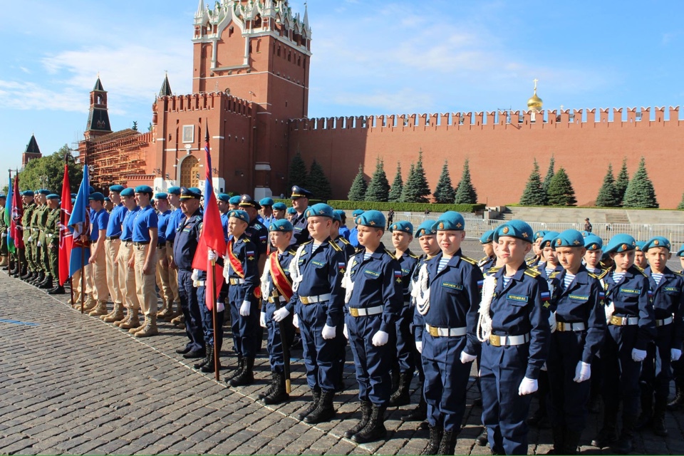 Вдв на красной площади