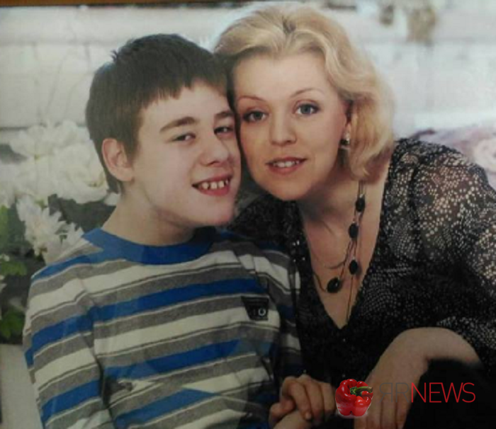 Русское видео русское мама просит сына. Волгоградская мать с сыном. Мать сын инвалид.