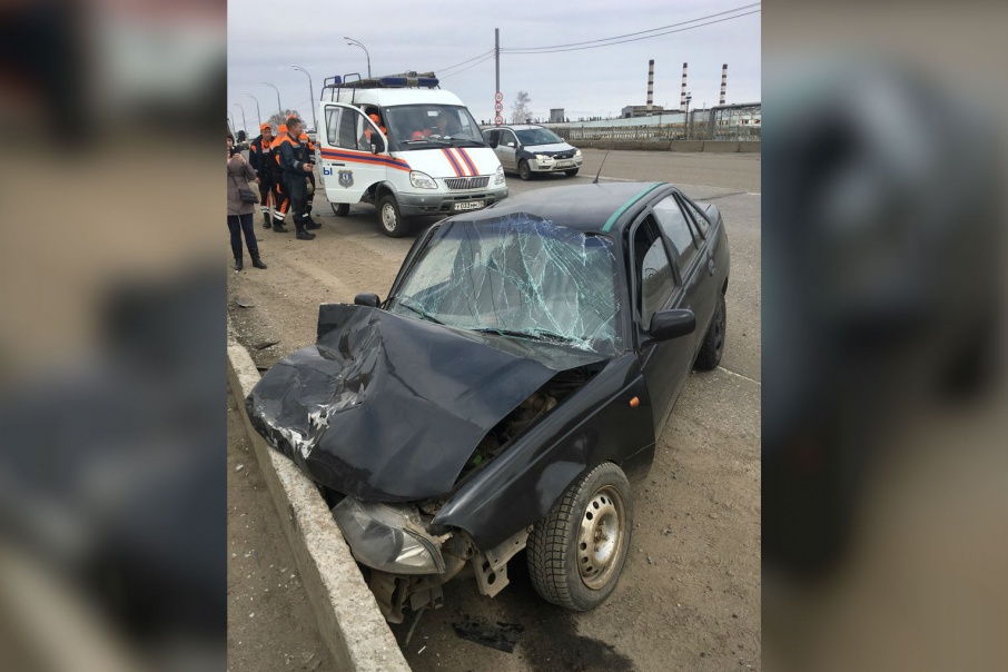 Последние новости сбежавших. Авария на Добрынинском мосту. Авария на Добрынинском мосту Ярославль. Ярославль авария на Добрынинской.