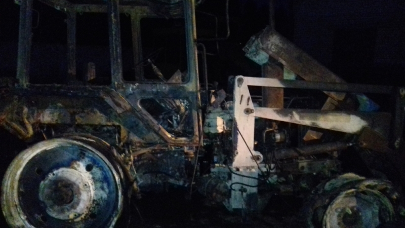 В Ярославской области сгорел трактор