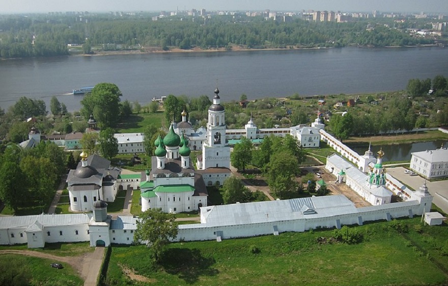 Крыши Толгского монастыря в Ярославле приведут в порядок за счет президента РФ