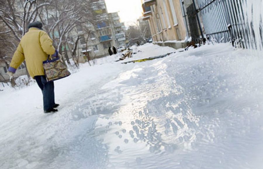 В Ярославле мэрия заплатит женщине, получившей травму на скользком тротуаре