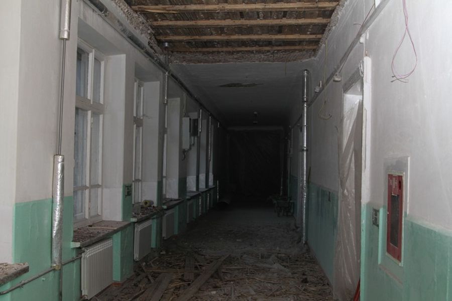 В рыбинской школе отремонтируют аварийный потолок