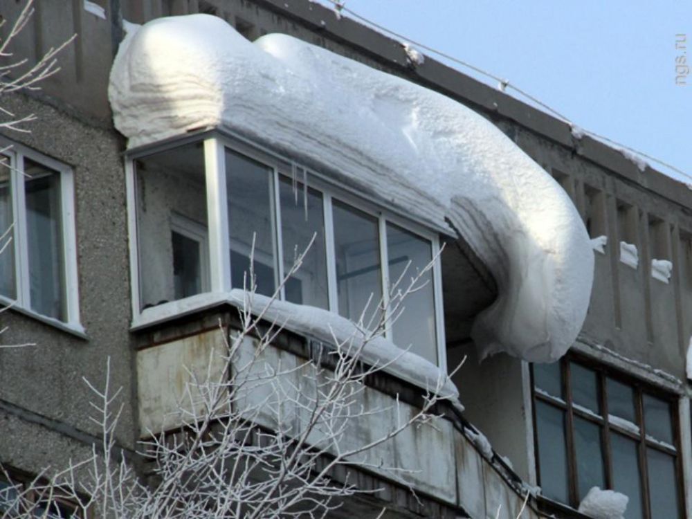 За снег, упавший с козырька балкона, жители Ярославля заплатят 160 тысяч рублей